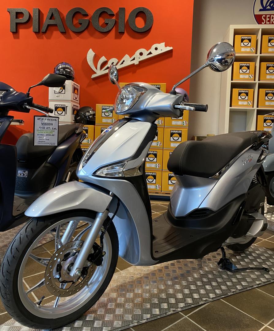 Piaggio LIBERTY a 2650 €