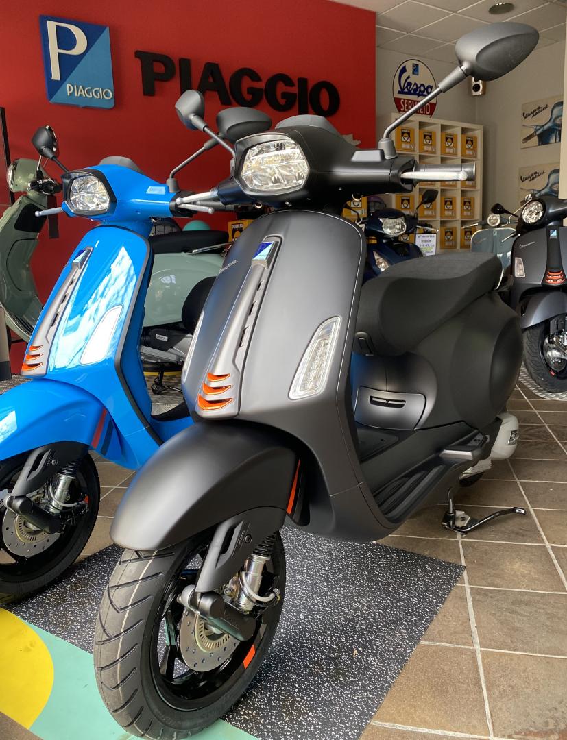 Vespa Sprint 125 3V a 5210 €