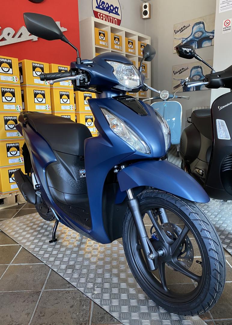 Honda Vision 110 a 2590 €