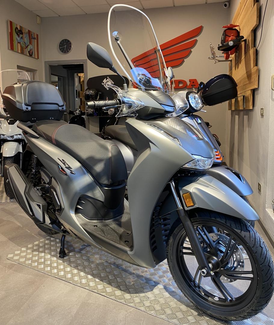 Honda SH 350 a 5890 €