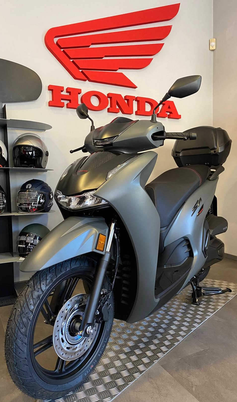 Honda SH 350 a 5940 €