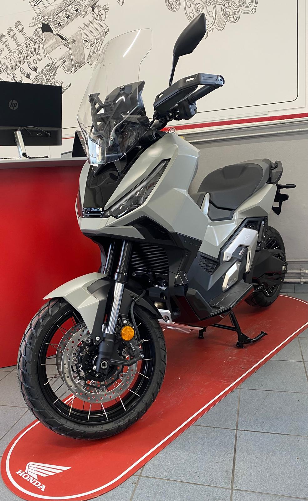 Honda X-ADV 750 DCT a 12330 €