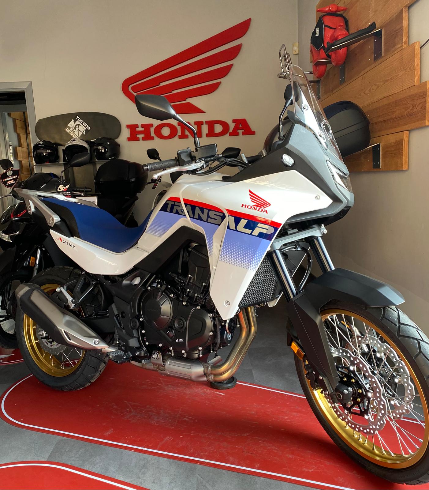 Honda TRANSALP XL 700 V a 9630 €