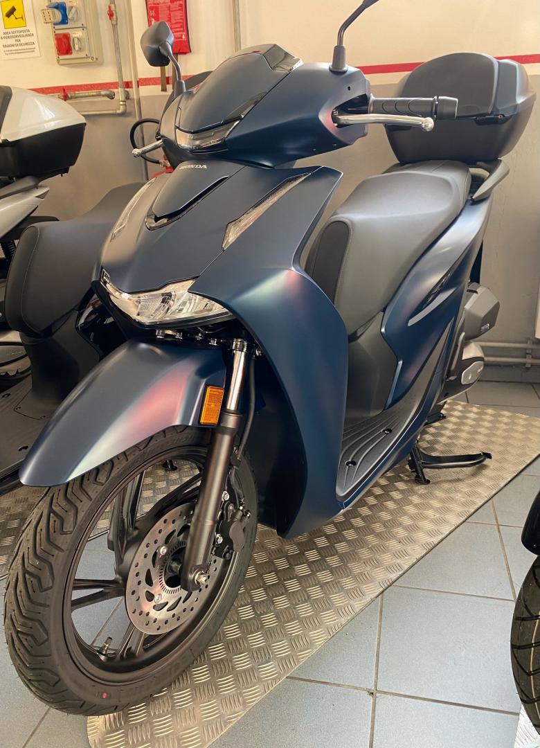 Honda SH 125 a 3880 €