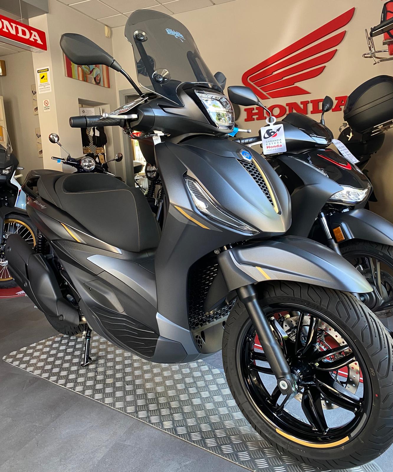 Piaggio BEVERLY 400 I.E. a 6300 €