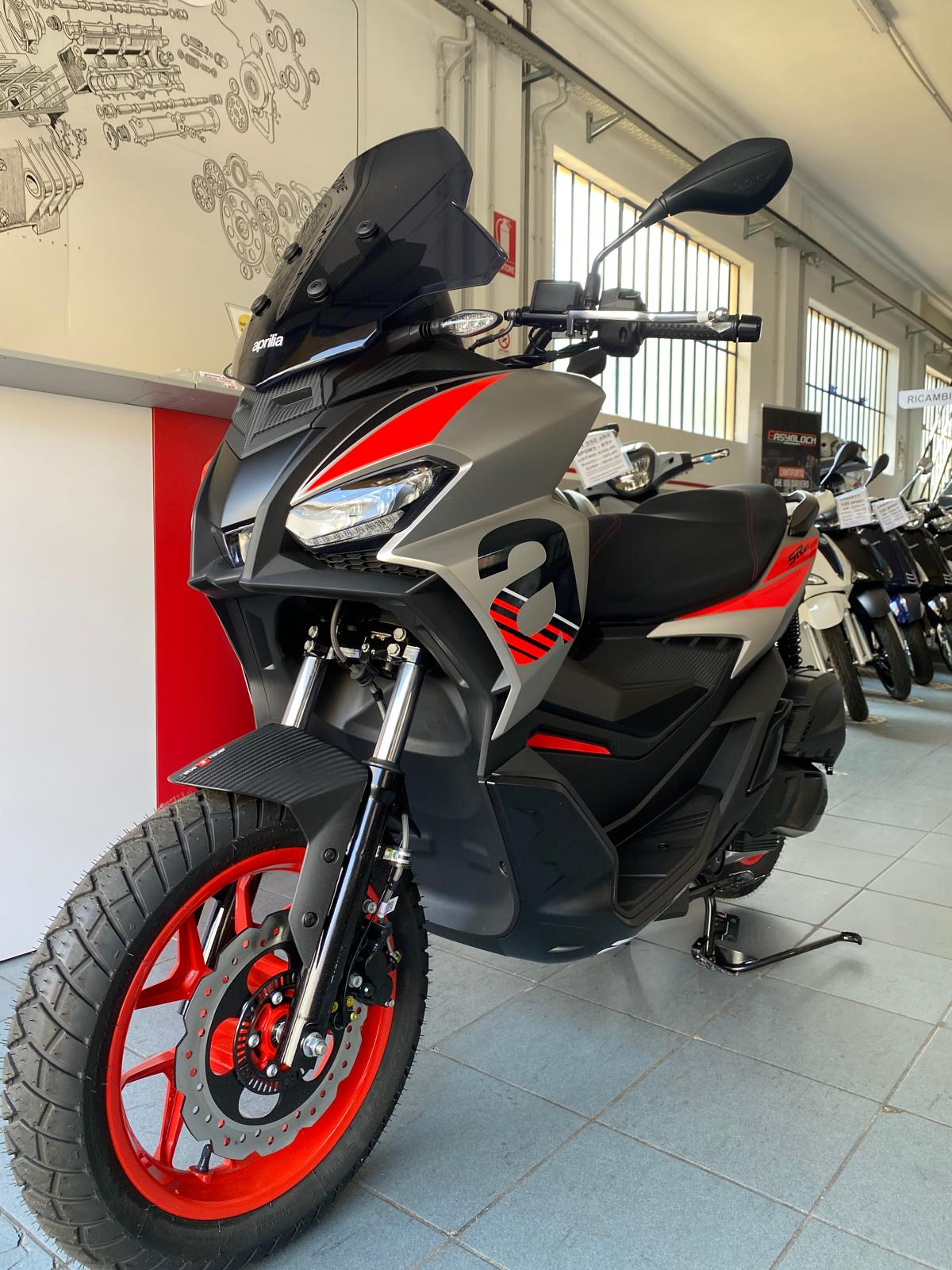 Aprilia SR GT 125 a 3500 €