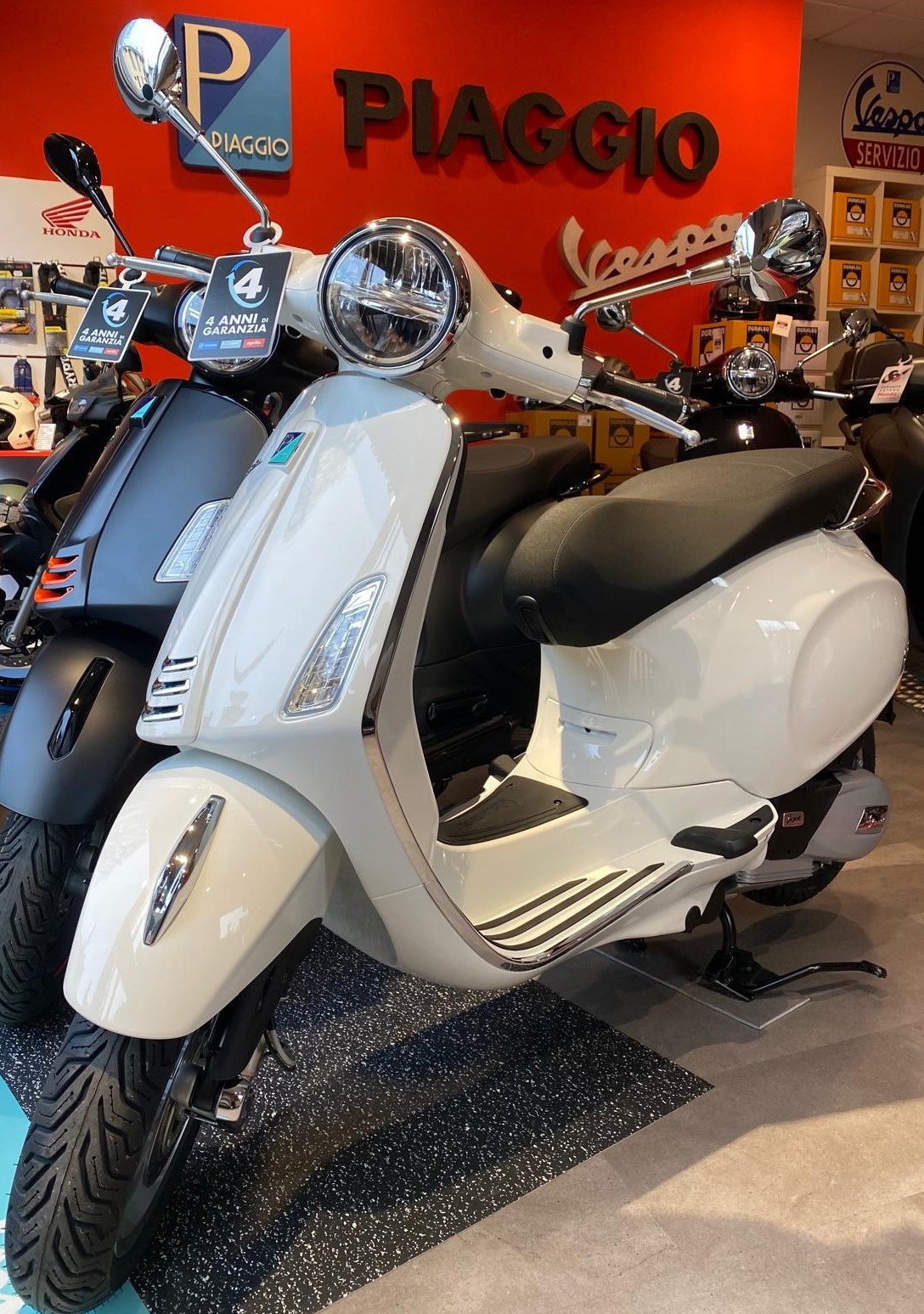 Vespa Primavera 125 a 5400 €