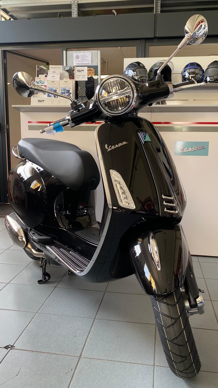 Vespa Primavera 125 a 5400 €