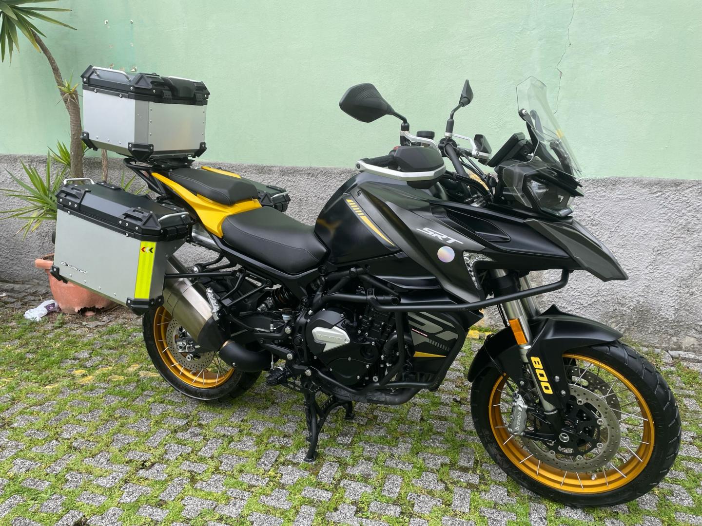 QJ Motor SRT800SX enduro stradale