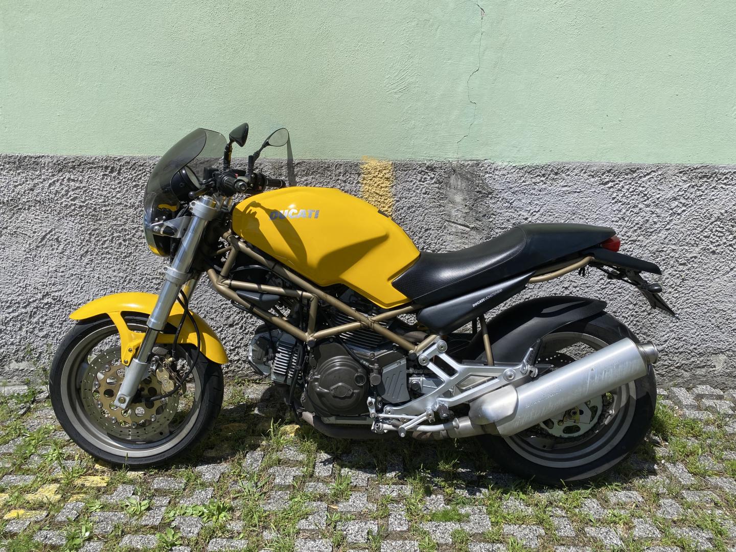 Ducati MONSTER 600 a €2450