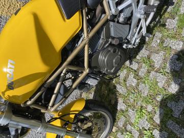 Ducati MONSTER 600