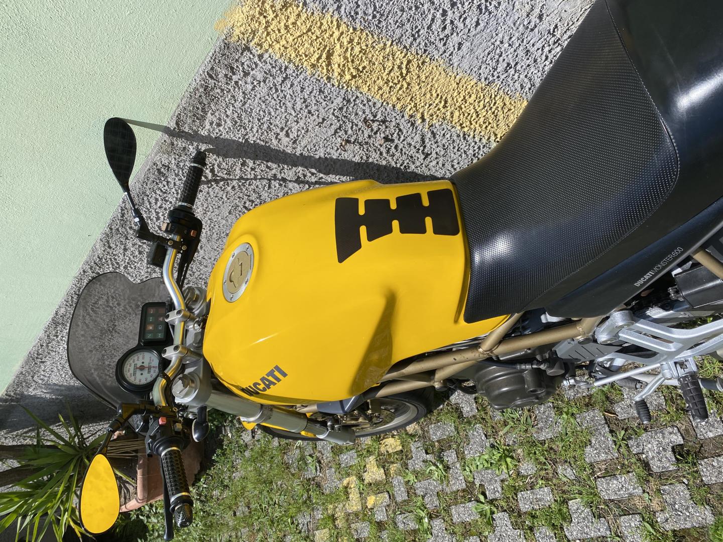 Ducati MONSTER 600