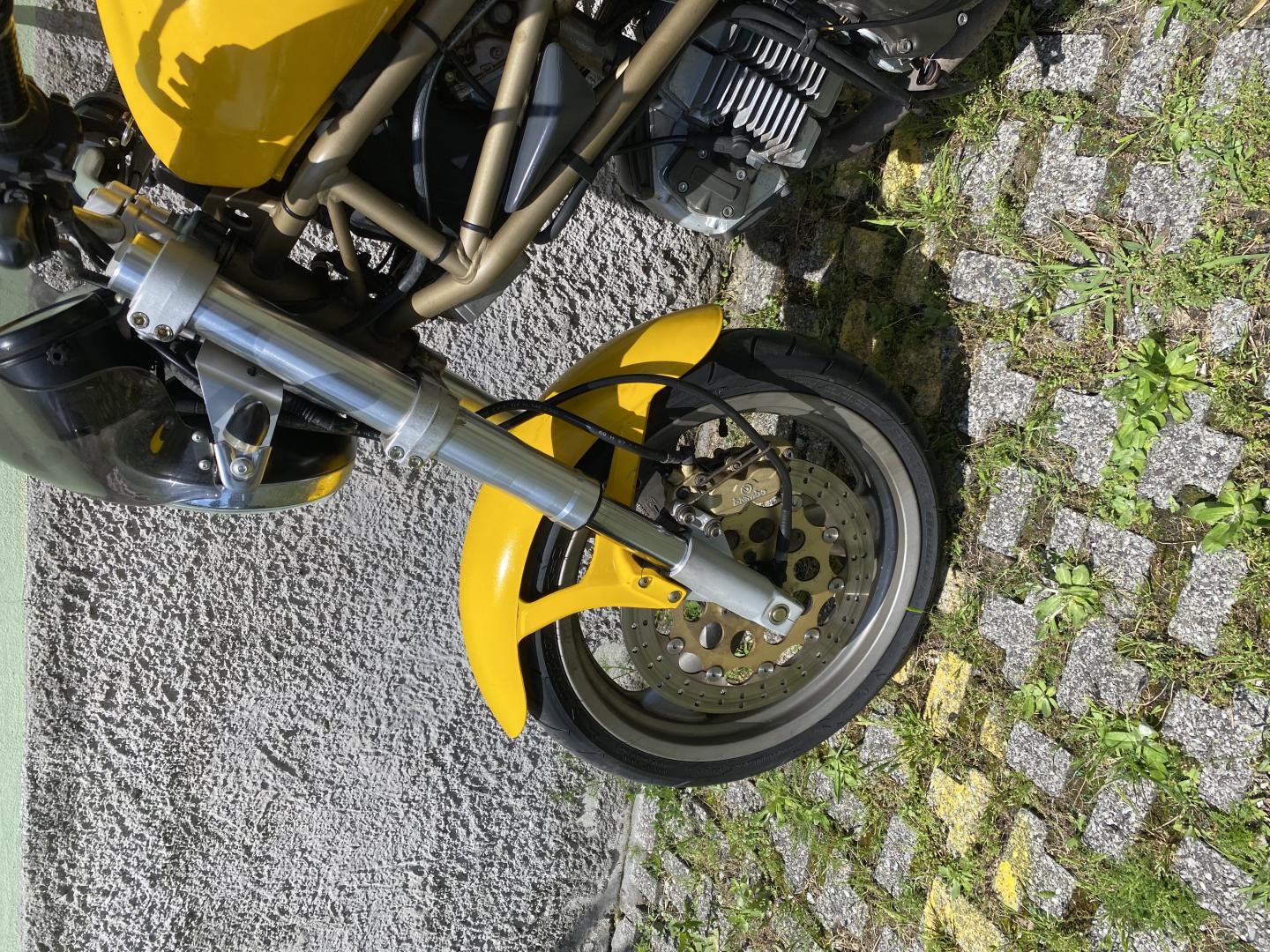 Ducati MONSTER 600