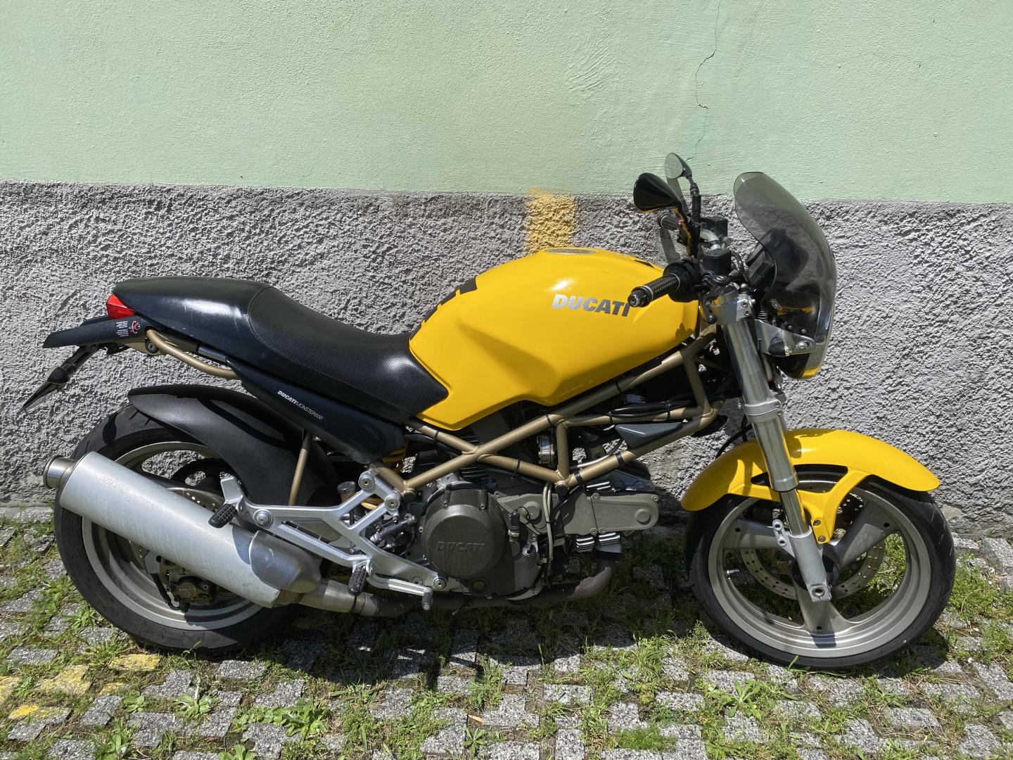 Ducati MONSTER 600