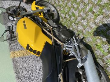 Ducati MONSTER 600