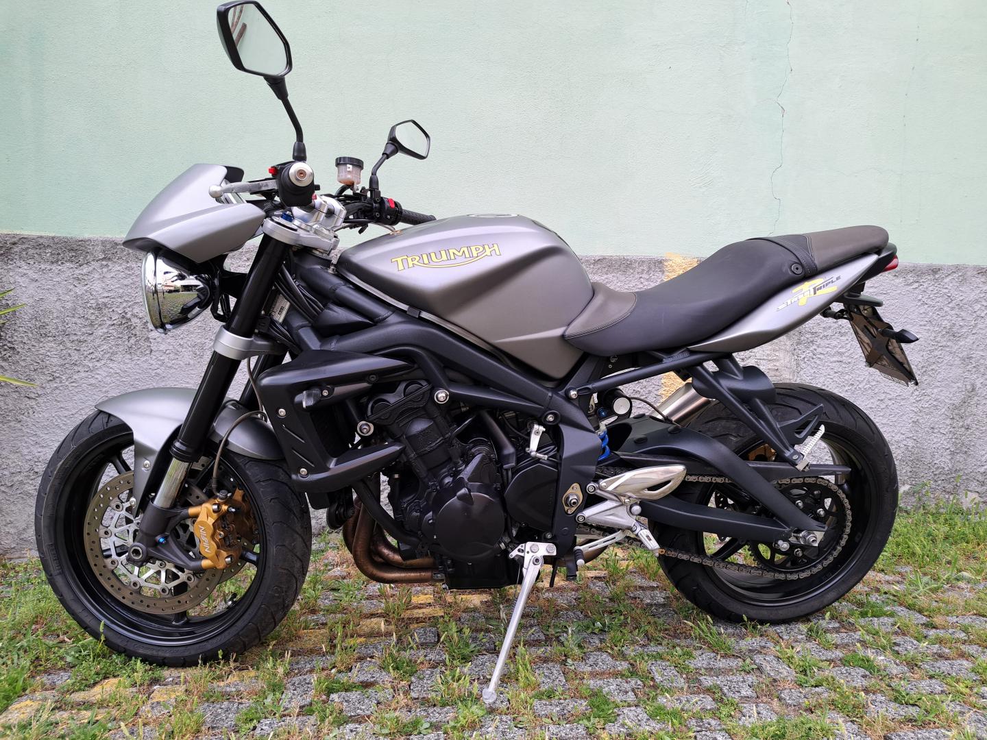 Triumph STREET TRIPLE R a €3450