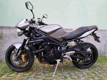 Triumph STREET TRIPLE R