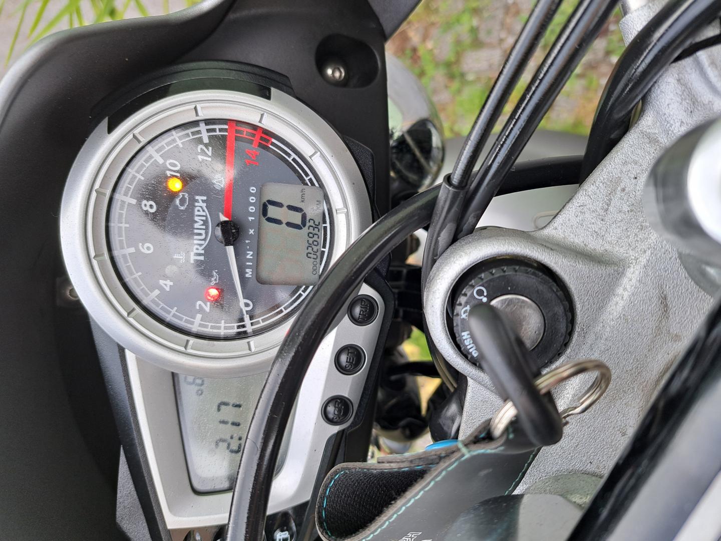 Triumph STREET TRIPLE R
