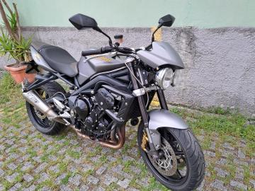 Triumph STREET TRIPLE R